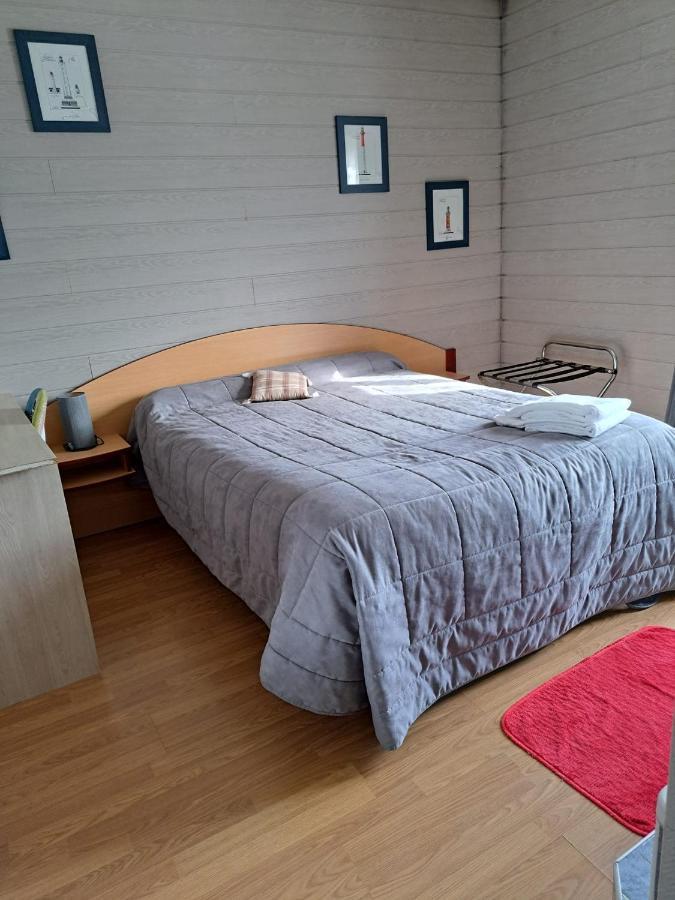 Le Petit Pecheur Hotel Saint-Florent-le-Vieil Bagian luar foto