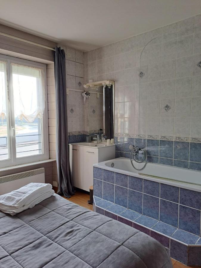 Le Petit Pecheur Hotel Saint-Florent-le-Vieil Bagian luar foto