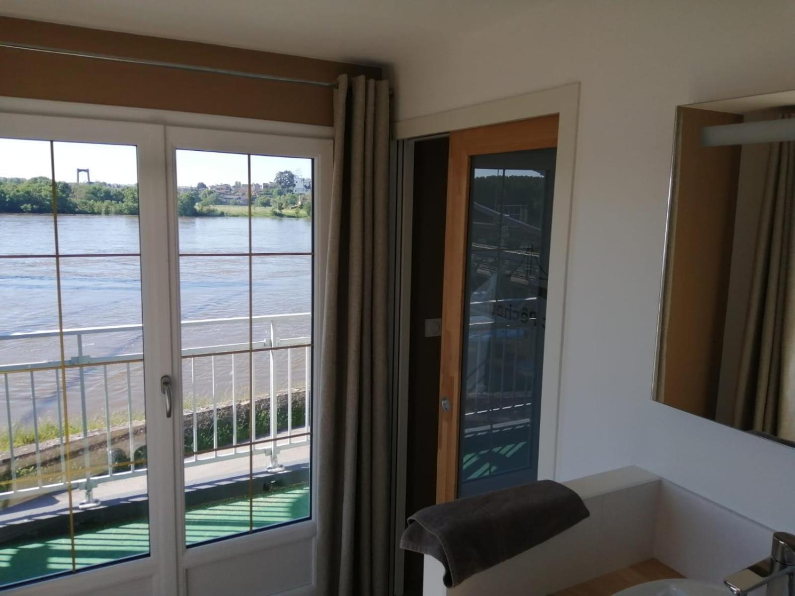 Le Petit Pecheur Hotel Saint-Florent-le-Vieil Bagian luar foto