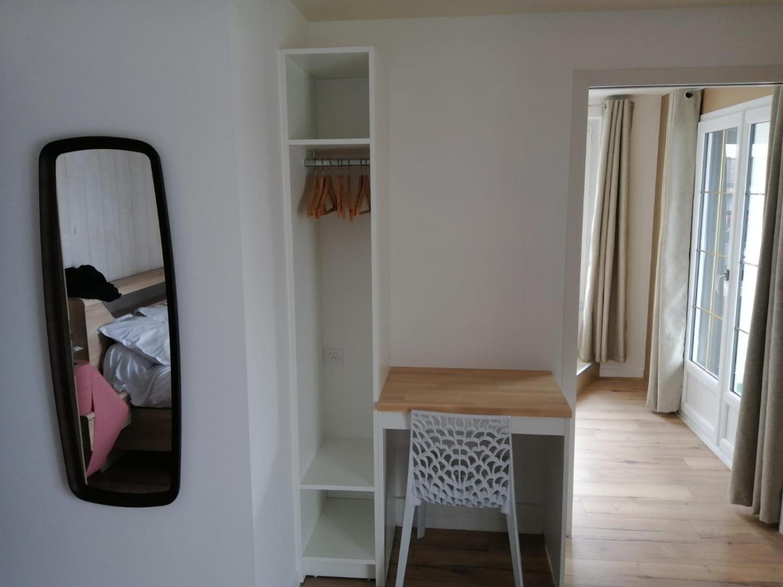 Le Petit Pecheur Hotel Saint-Florent-le-Vieil Bagian luar foto