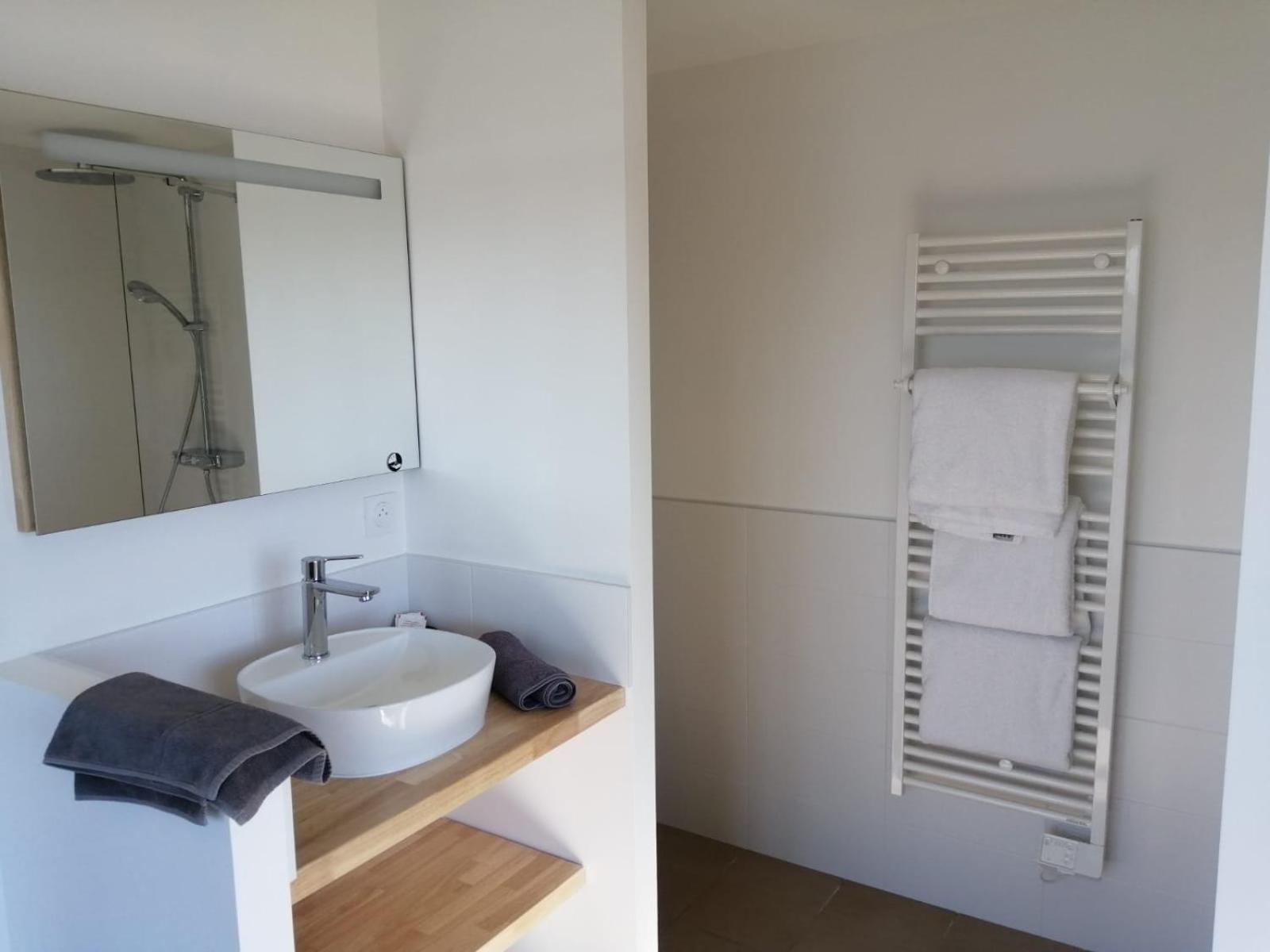 Le Petit Pecheur Hotel Saint-Florent-le-Vieil Bagian luar foto
