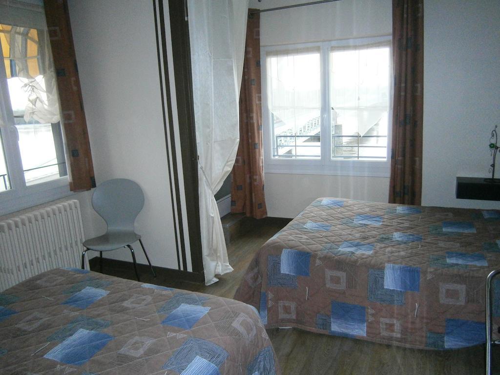 Le Petit Pecheur Hotel Saint-Florent-le-Vieil Bagian luar foto