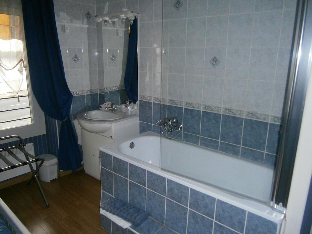 Le Petit Pecheur Hotel Saint-Florent-le-Vieil Bagian luar foto