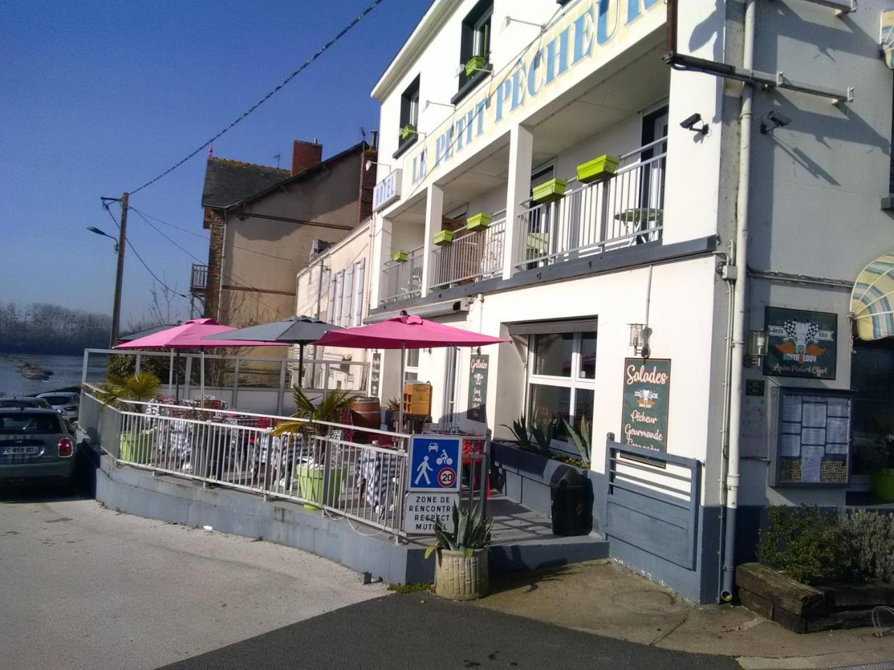 Le Petit Pecheur Hotel Saint-Florent-le-Vieil Bagian luar foto